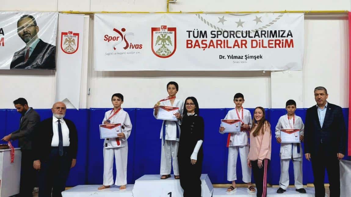 Spor 58 Öğrencimiz Karatede Türkiye Birincisi Oldu